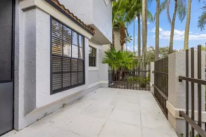 579  Prestwick Cir, Unit #2, Palm Beach Gardens, FL 33418 - Photo 22