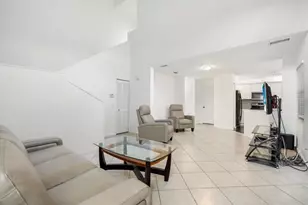 579 Prestwick Cir, Palm Beach Gardens, FL 33418 - Photo 4