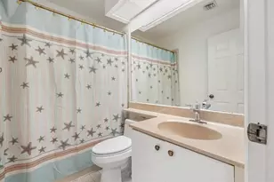 579 Prestwick Cir, Palm Beach Gardens, FL 33418 - Photo 20