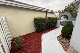 4345 SW 72nd Terrace, Davie, FL 33314 - Photo 4