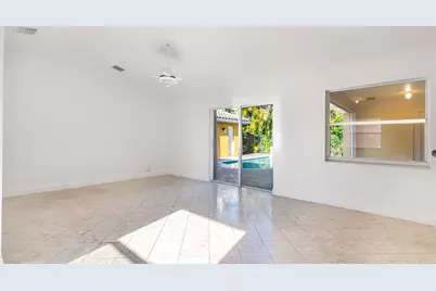 19820 SW 7th Place, Hollywood, FL 33029 - Photo 18