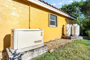 19820 SW 7th Pl, Hollywood, FL 33029 - Photo 42