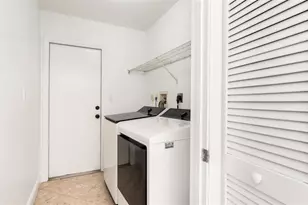 19820 SW 7th Pl, Pembroke Pines, FL 33029 - Photo 38