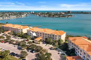 21 Harbour Isle Dr Unit, Fort Pierce, FL 34949 - Photo 2