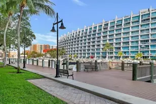 3001 NE 185th St, Miami, FL 33180 - Photo 16