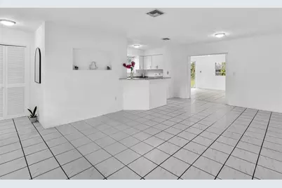 7971 NW 16th St, Pembroke Pines, FL 33024 - Photo 4