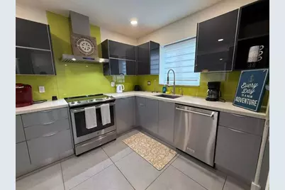 800 SE 11th Ct, Fort Lauderdale, FL 33316 - Photo 4