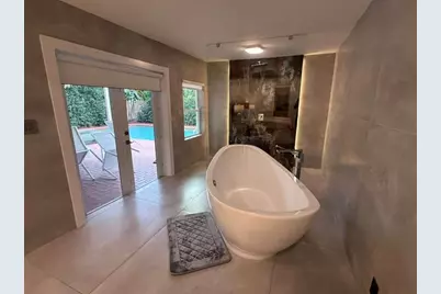 800 SE 11th Ct, Fort Lauderdale, FL 33316 - Photo 8