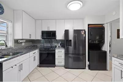 943  Savannas Point Dr, Unit #D, Fort Pierce, FL 34982 - Photo 10