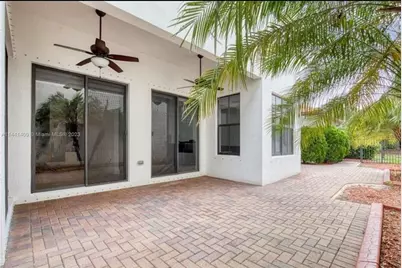 8362 NW 39th Ct, Pembroke Pines, FL 33024 - Photo 22