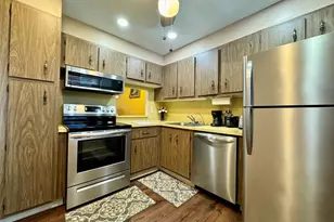 3070 Holiday Springs Blvd, Margate, FL 33063 - Photo 6