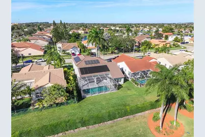 131 NW 187th Ave, Pembroke Pines, FL 33029 - Photo 6