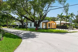 648 NE 16th Terrace, Fort Lauderdale, FL 33304 - Photo 2