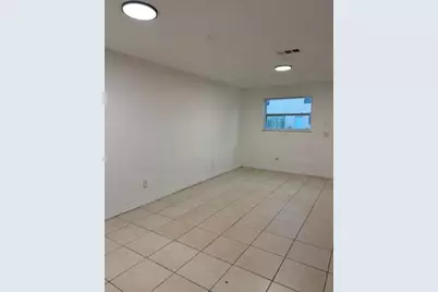 910  Wagner Pl, Unit #3, Fort Pierce, FL 34982 - Photo 4