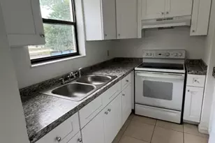 910 Wagner Pl, Fort Pierce, FL 34982 - Photo 6