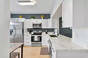 9816 NW 56th Pl, Coral Springs, FL 33076 - Photo 4