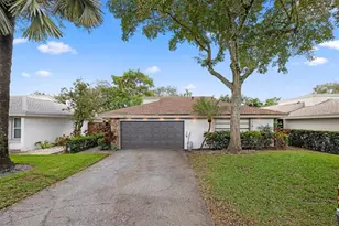 136 Greens Rd, Hollywood, FL 33021 - Photo 2