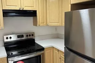 1095 W 77th St, Hialeah, FL 33014 - Photo 4