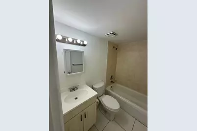 1095 W 77th St, Unit #301, Hialeah, FL 33014 - Photo 6