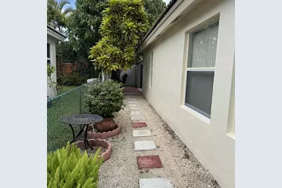 13487 SW 23rd St, Miramar, FL 33027 - Photo 24