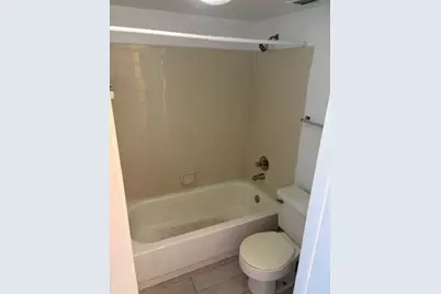 752  Executive Center Dr, Unit #21, West Palm Beach, FL 33401 - Photo 8