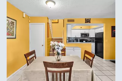 3975  Village Dr, Unit #B, Delray Beach, FL 33445 - Photo 16