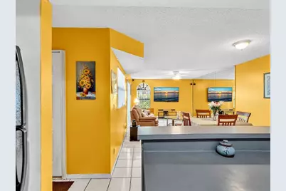 3975  Village Dr, Unit #B, Delray Beach, FL 33445 - Photo 12