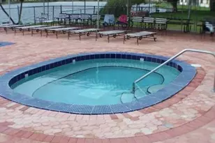 100 Berkley Rd, Hollywood, FL 33024 - Photo 12