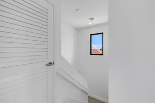 456 NW 41st St, Oakland Park, FL 33309 - Photo 16