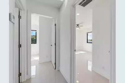 456 NW 41st St, Oakland Park, FL 33309 - Photo 24