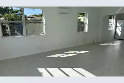 2745  Funston St, Hollywood, FL 33020 - Photo 6