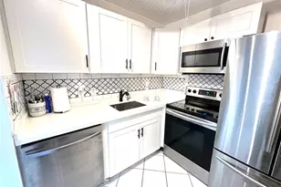 131 Oakridge J, Deerfield Beach, FL 33442 - Photo 8