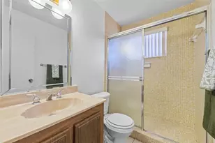 8400 Lagos De Campo Blvd, Tamarac, FL 33321 - Photo 20