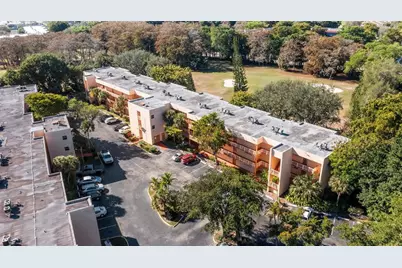 8400  Lagos De Campo Blvd, Unit #209, Tamarac, FL 33321 - Photo 4