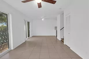 8911 NW 28th Dr, Coral Springs, FL 33065 - Photo 6