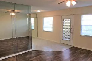 551 SW 135th Ave, Pembroke Pines, FL 33027 - Photo 8