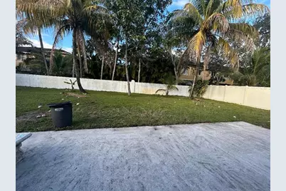 9095 SW 20th St, Miramar, FL 33025 - Photo 8