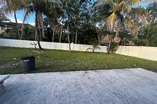 9095 SW 20th St, Miramar, FL 33025 - Photo 8