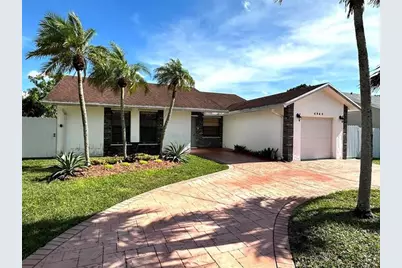 4940 NW 92nd Ave, Sunrise, FL 33351 - Photo 2