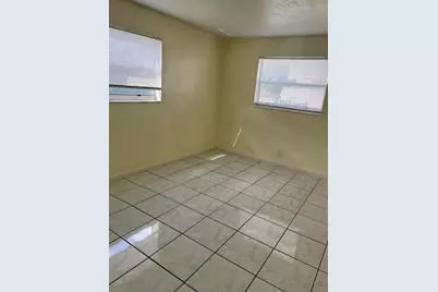 380 SW 27th Ter, Fort Lauderdale, FL 33312 - Photo 6