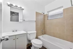 279 SW 1st St, Deerfield Beach, FL 33441 - Photo 8