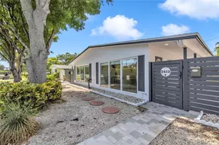 2412 NE 4th St, Pompano Beach, FL 33062 - Photo 8