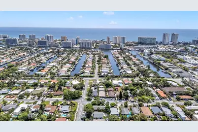 2412 NE 4th St, Unit #W, Pompano Beach, FL 33062 - Photo 2