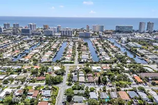 2412 NE 4th St, Pompano Beach, FL 33062 - Photo 2