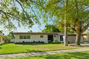 19340 NE 19 Av, North Miami Beach, FL 33179 - Photo 2