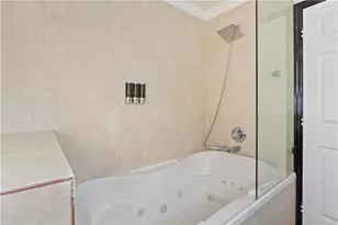 19340 NE 19 Av, North Miami Beach, FL 33179 - Photo 34