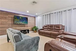 19340 NE 19 Av, North Miami Beach, FL 33179 - Photo 14