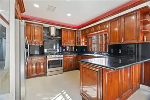 19340 NE 19 Av, North Miami Beach, FL 33179 - Photo 16