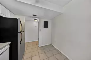 711 N Pine Island Rd, Plantation, FL 33324 - Photo 14