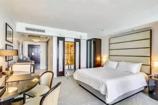 4391 Collins Ave, Miami Beach, FL 33140 - Photo 2